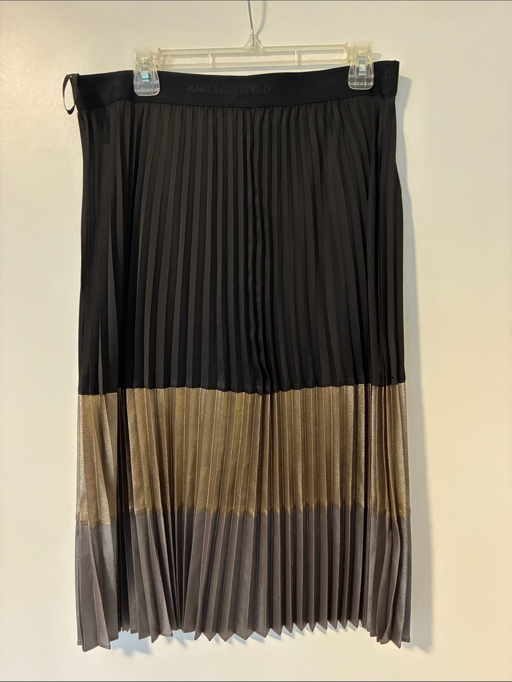 🇺🇸 BOGO 🇺🇸 Karl Lagerfeld Black Midi Skirt with Gold & Gray Color-Block Pleats